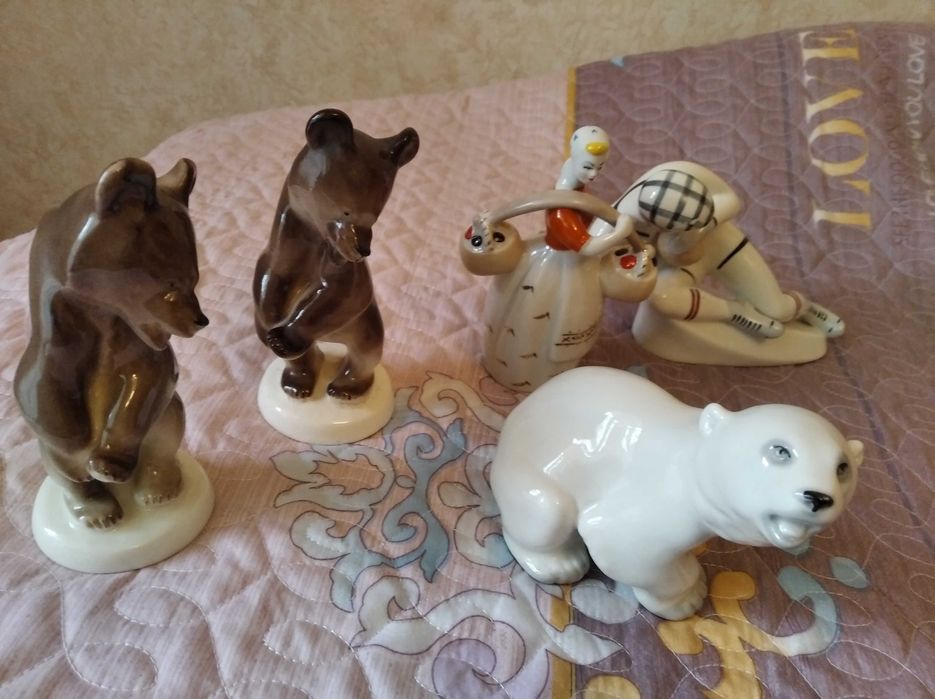 продам фарфоровые статуэтки