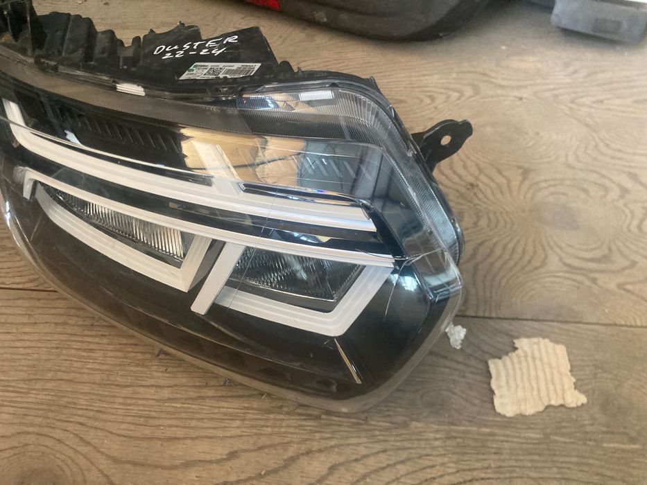Оригинален десен фар Дачия Дьстар Dacia Duster Led. 22-24.