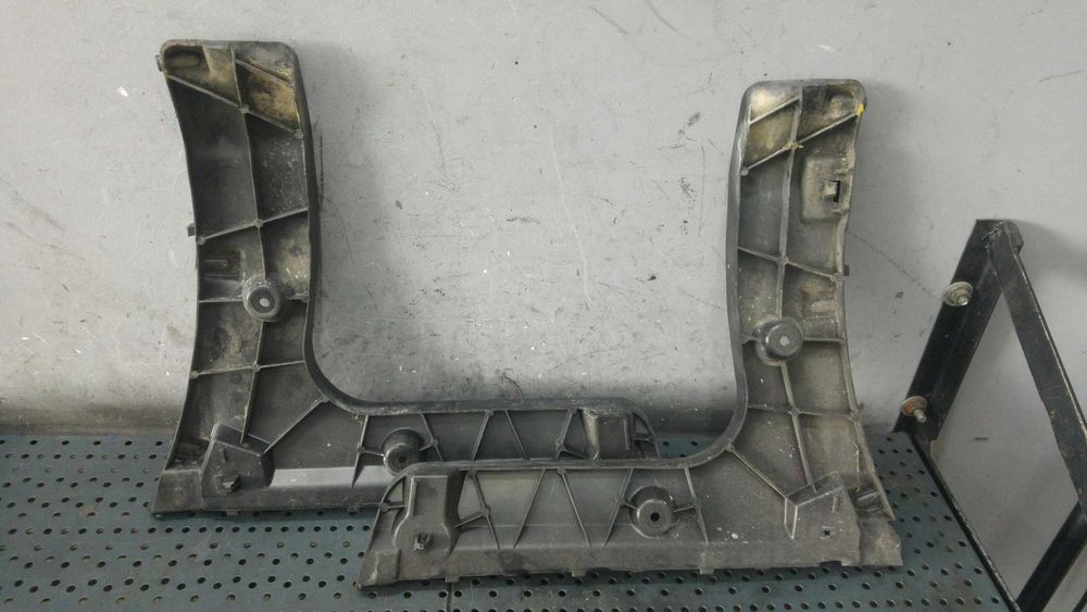 Set suporti stanga dreapta bara spate audi a6 c7 4g 4g5807453a 4g5807454a