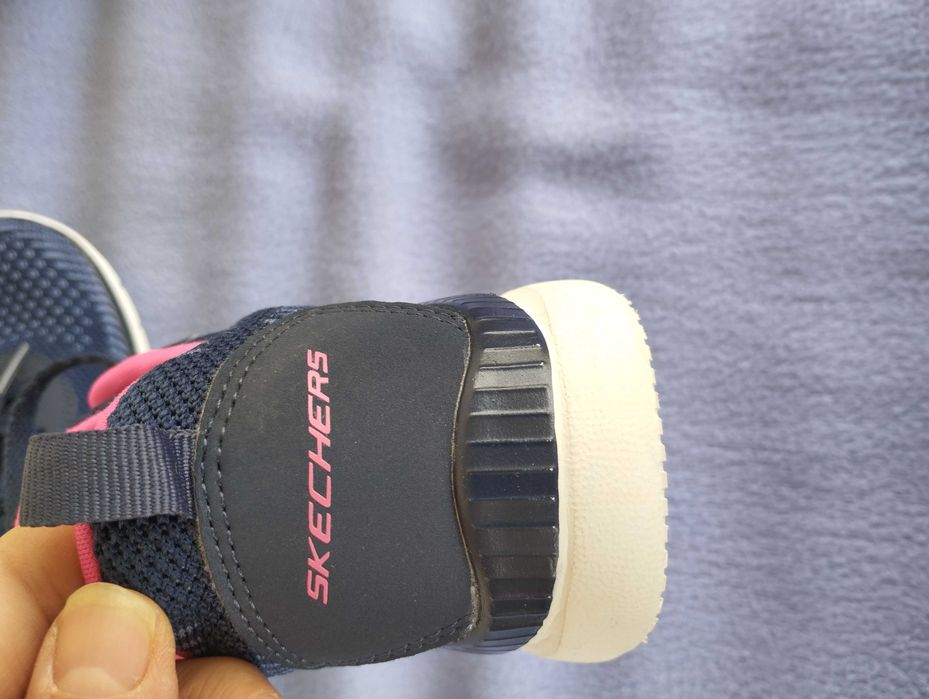 Skechers и ecco  номер 36.