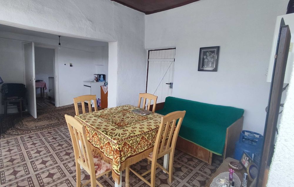 Тухлена къща в с. Алваново