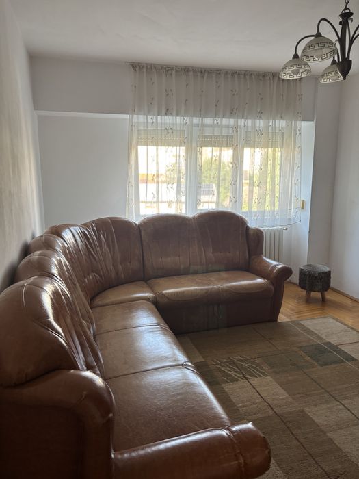 Proprietar inchiriez apartament 3 camere 2 bai 2 locuri de parcare Nicolina 1
