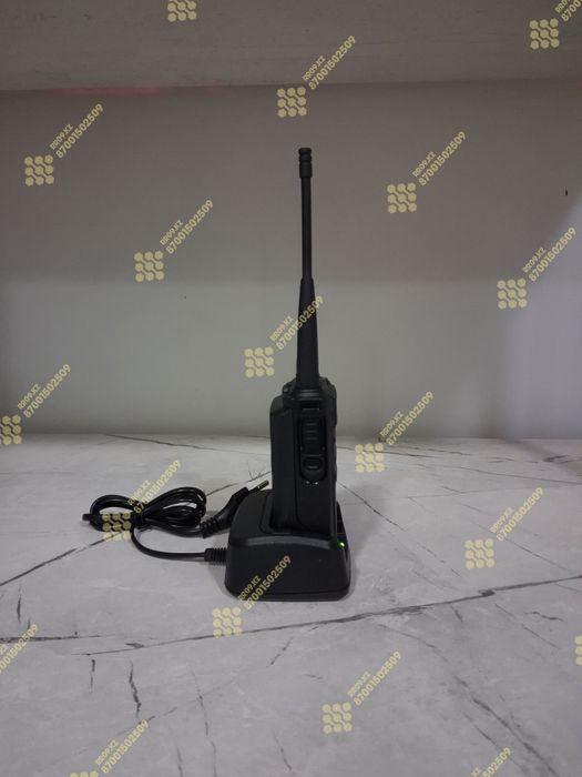 Радиостанция UHF-диапазона WOUXUN ET-678.