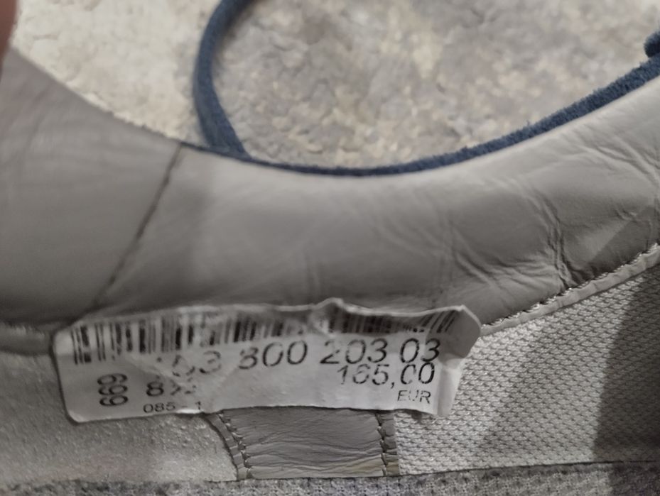 Продам кроссовки