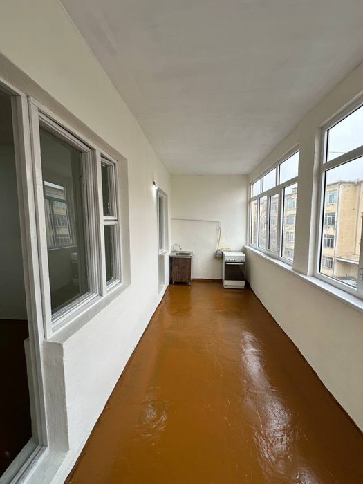 Uy sotiladi 3- xonali