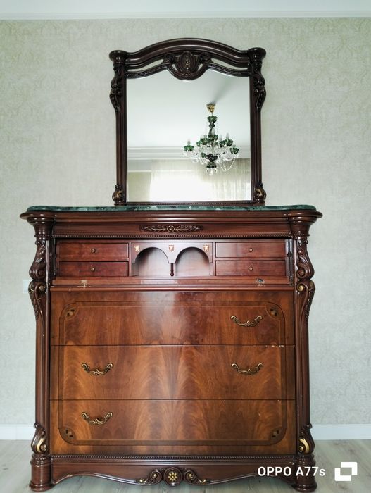 Спальный гарнитур