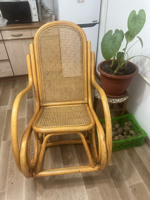 Кресло качалка с отличным состоянием