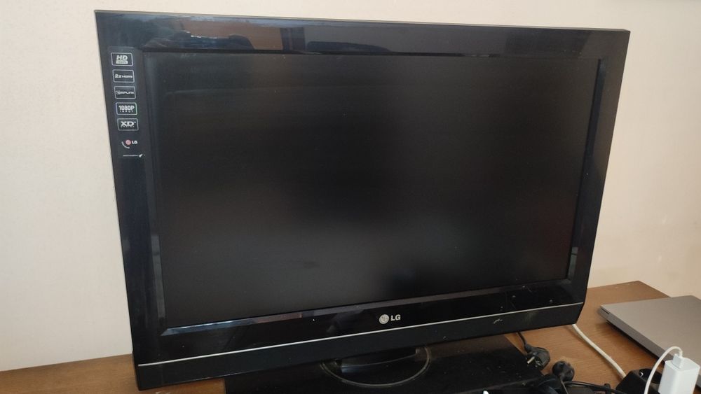 Телевизори Toshiba 40", LG 32/26", LED Монитор Calmam за кемпер