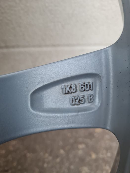 Оригинални джанти за ФОЛКСВАГЕН VW AUDI SEAT SKODA R17 5x112 ET41 8J