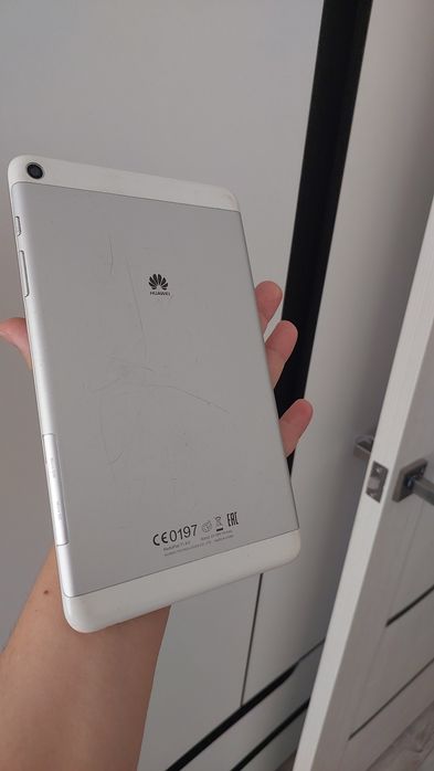 Планшет Huawei на запчасти