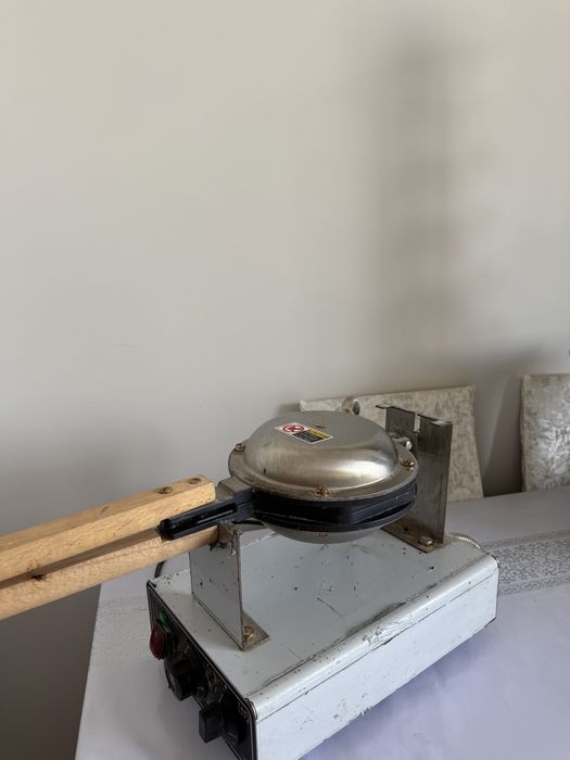 Вафельница для гонгконских вафель . б/у