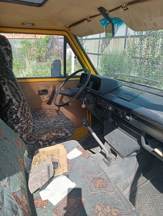 Продаю машину бусик Т2