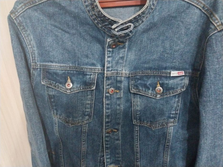 Продам мужскую джинсовые куртку.