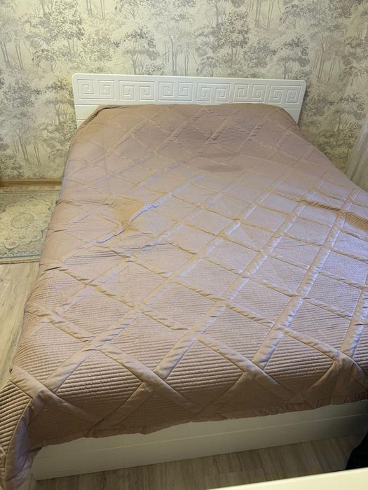 Продам двуспальную кровать