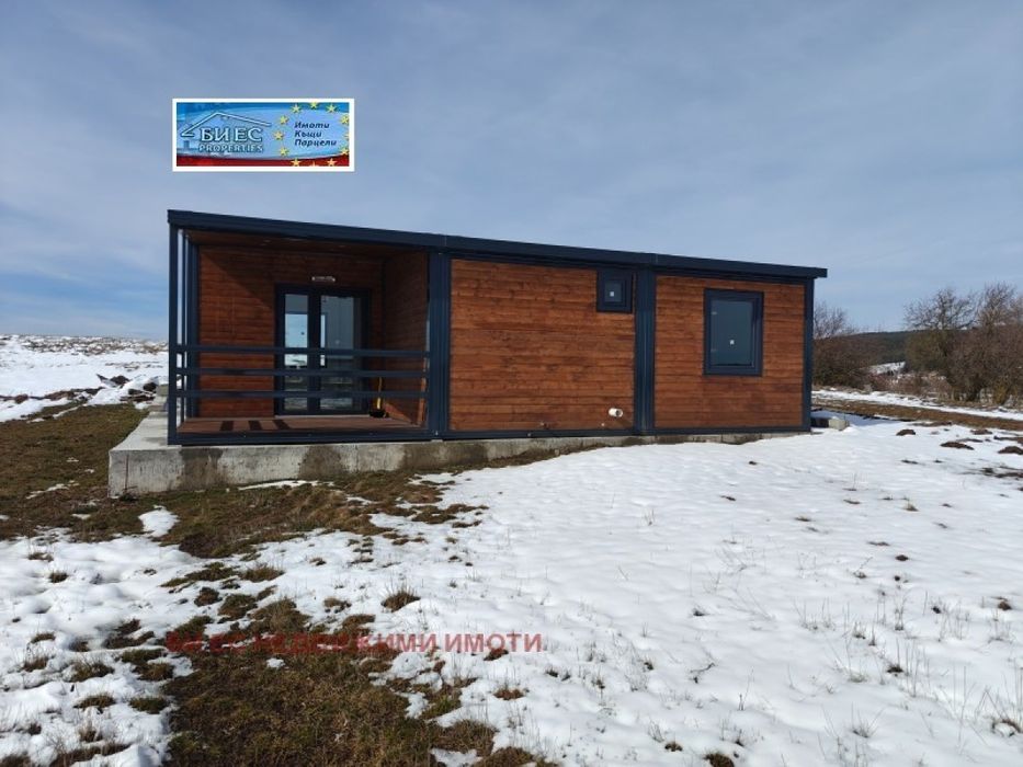 Къща в с. Рельово 68 m² и двор 4000 м²