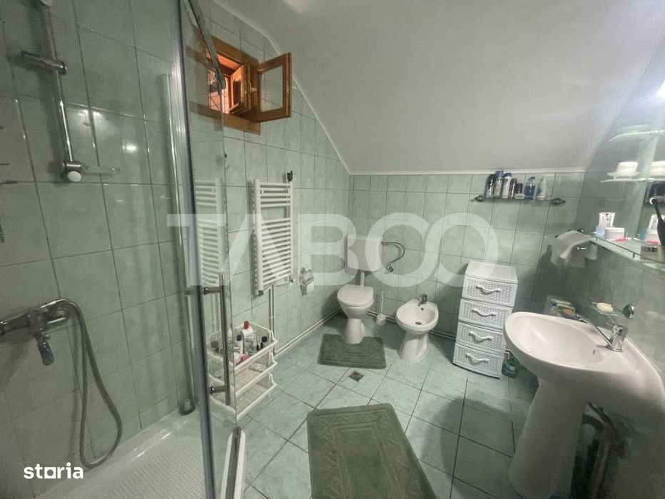 Casa individuala zona de munte 6 camere si teren 1030 mp Vale Sibiu