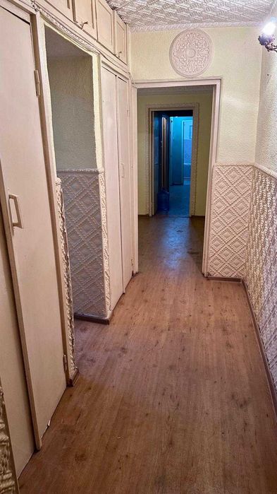 Apartament 3 camere semidecomandat