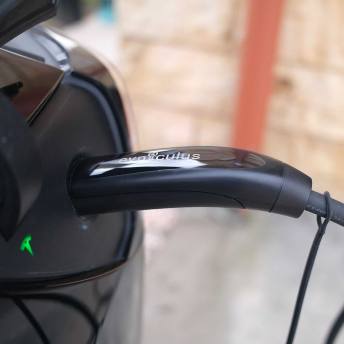 7 кВт Зарядна Станция за Тесла Зарядно NACS Tesla 8-32A (WiFi+App)