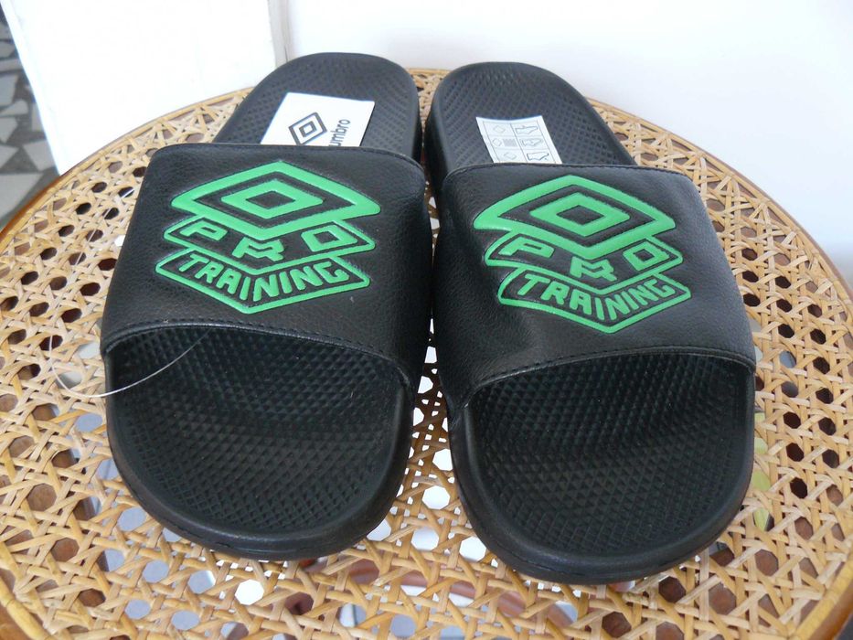 Slapi/Papuci Plaja Unisex UMBRO PRO TRAINING,Originali, Noi,Marimea 40