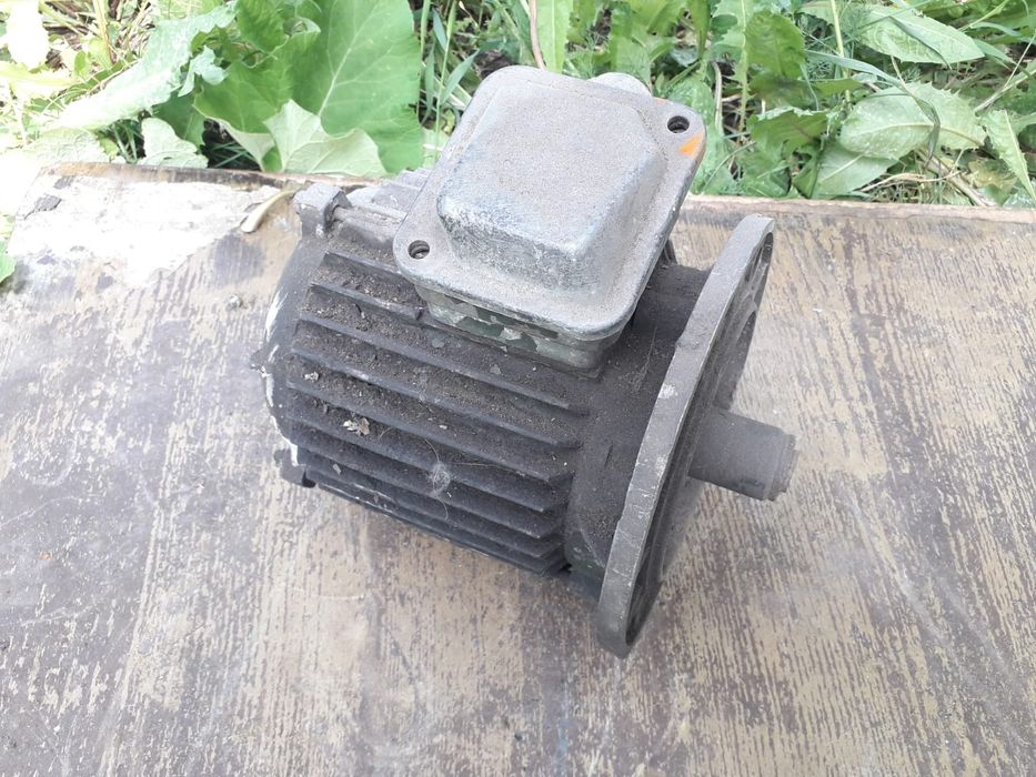 Электромоторы продам стиральная машина