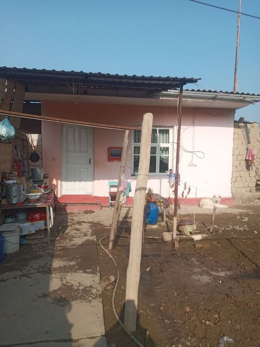 Продаётся дом в сырдарье в доме есть 4 комнаты и отдельная комната