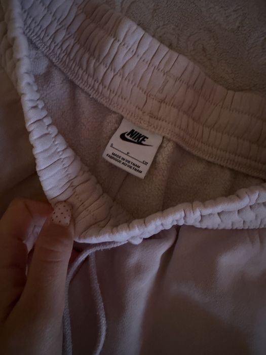 Продавам комплект Nike