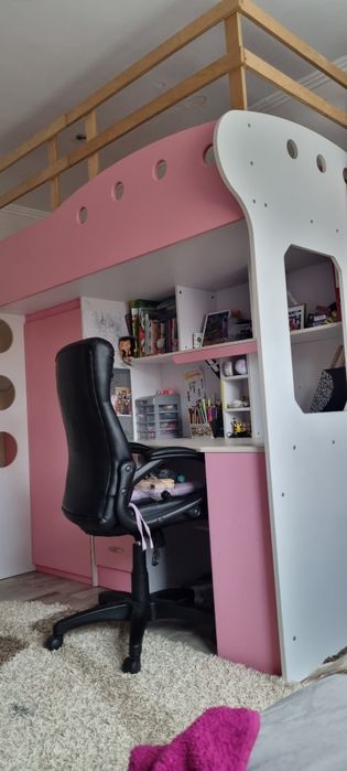 Pat etajat cu dulap si birou