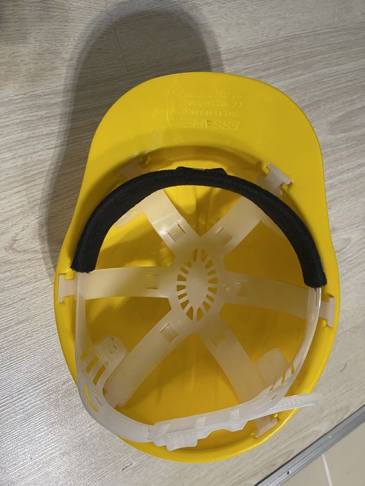 Каска новая