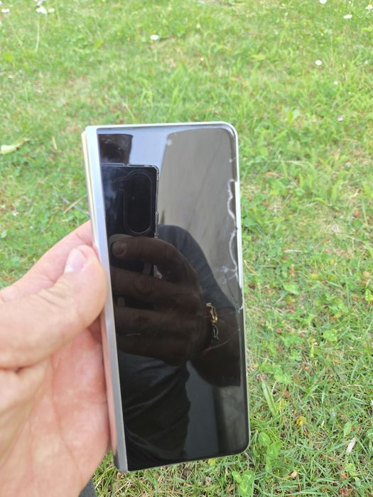 Продавам телефон Samsung fold 3