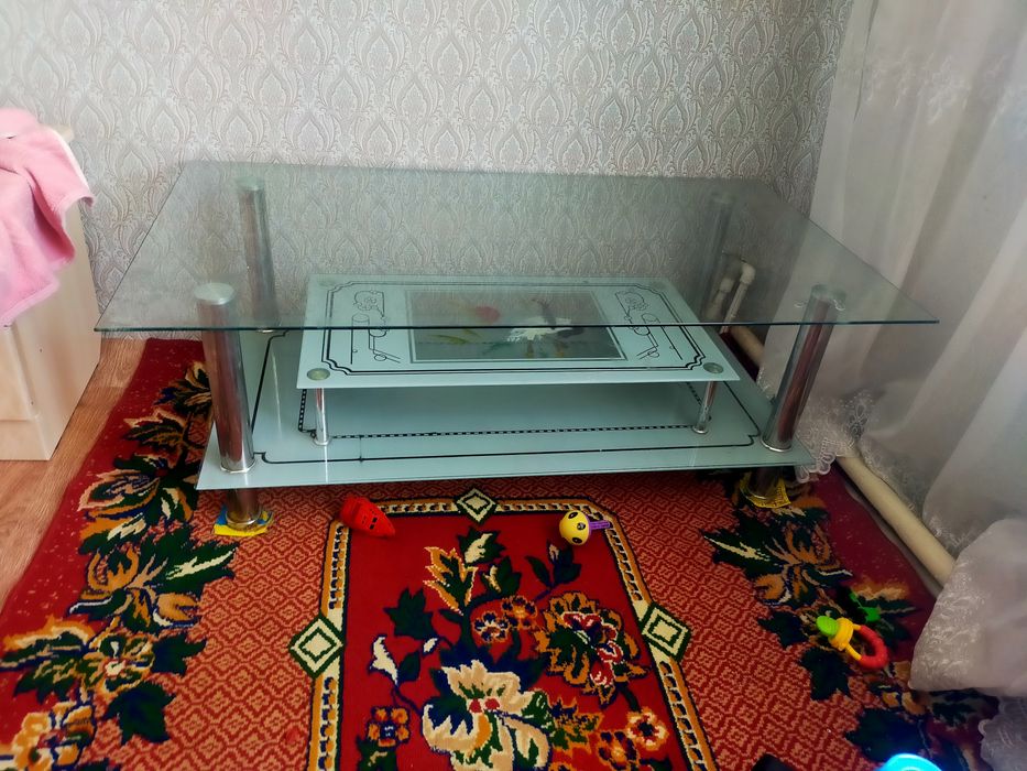 Стол подставка зал