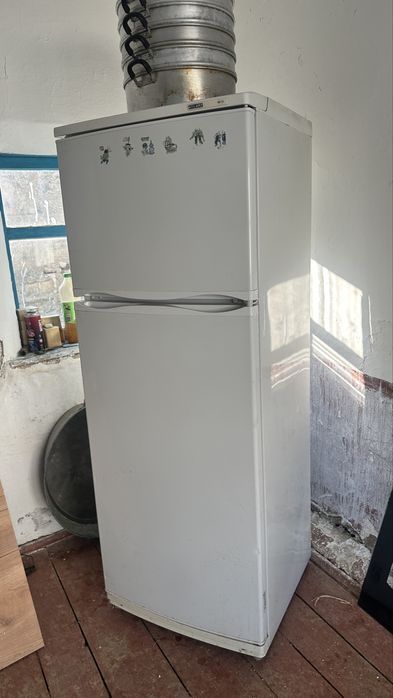 Продам холодильник Атлант