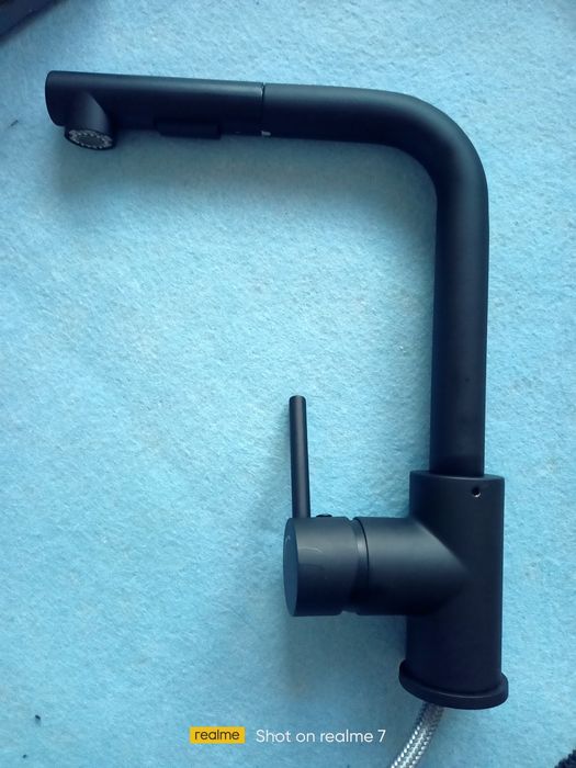 Кухненски черен смесител Livarno