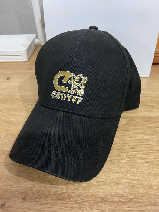 Cruyff шапка с козирка