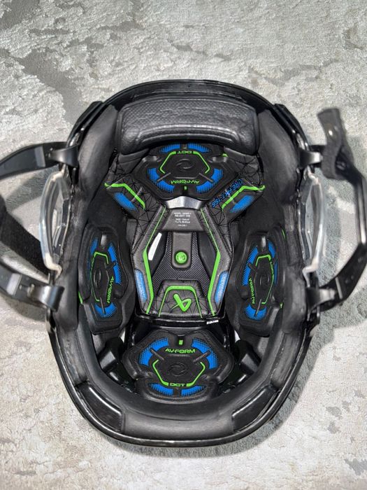 Продам шлем BAUER
