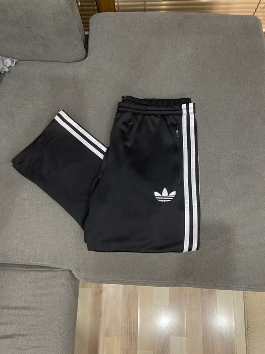 Оригинална мъжки анцуг Adidas