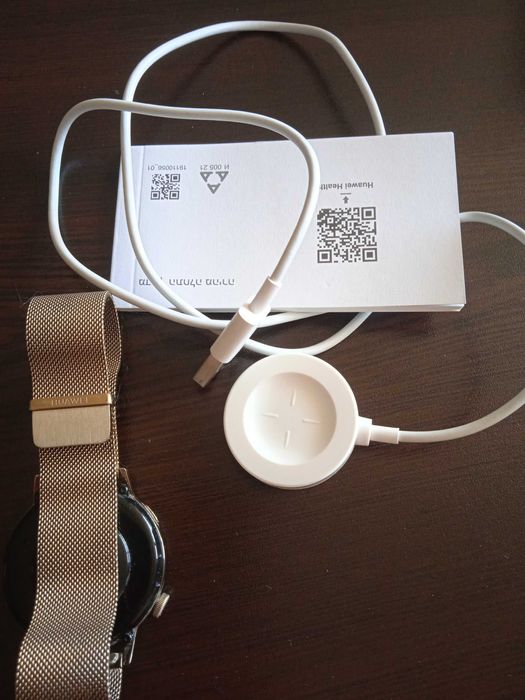 Часовник HUAWEI WATCH GT 3 (за резервни части, не продавам поотделно)