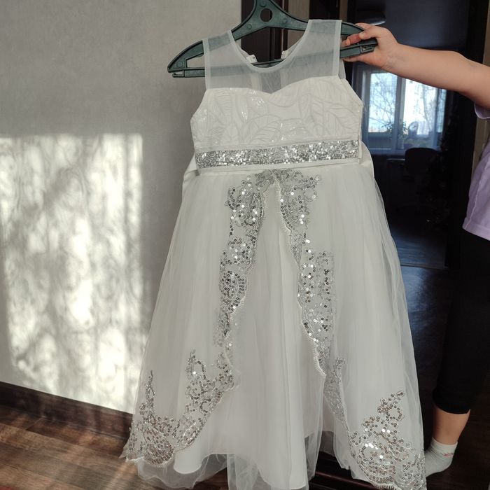 Продам платье на девочку