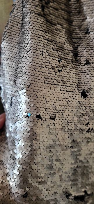 Fusta aurie cu paiete reversibile Stradivarius