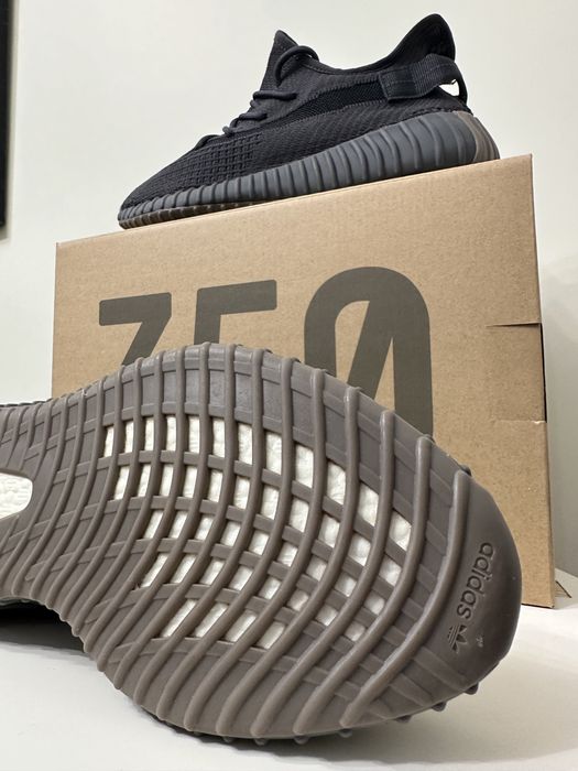 Yeezy 350 Boost - Black Cinder - marimi disponbile in descriere