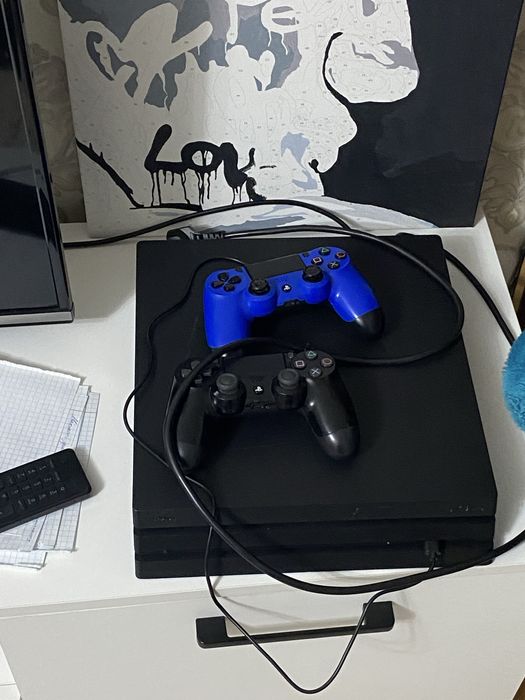 Продам пс 4 про в хорошом состаяни