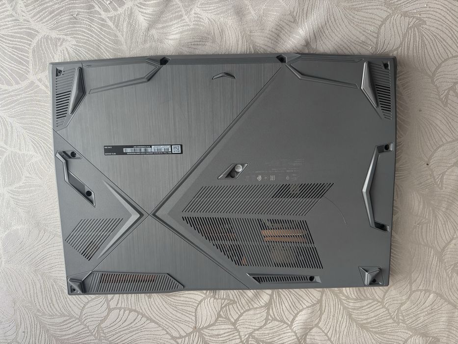 Vand laptop MSI pretul este negocial mai multe detalii la telefon