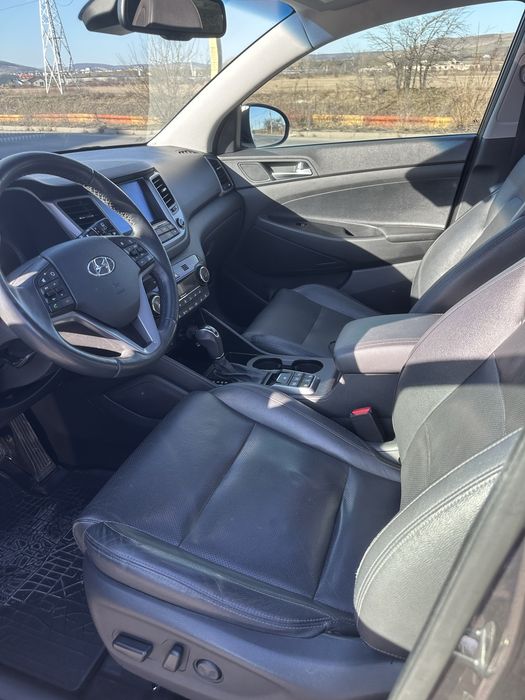 Hyundai Tucson 2.0 crdi 185 cai 4x4