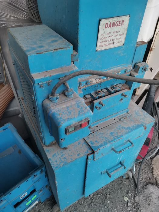 Мелница за пластмаса