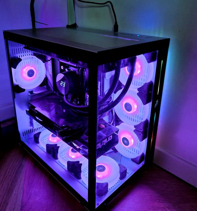 Gaming PC AMD Ryzen 5 7600X 32GB DDR5 AMD RX 6800 5 TB Storage