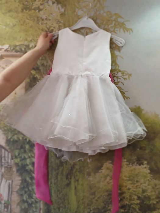 Нарядное платье б/у