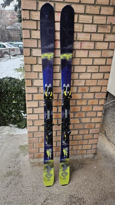 Vând schiuri 174 cm all mountain