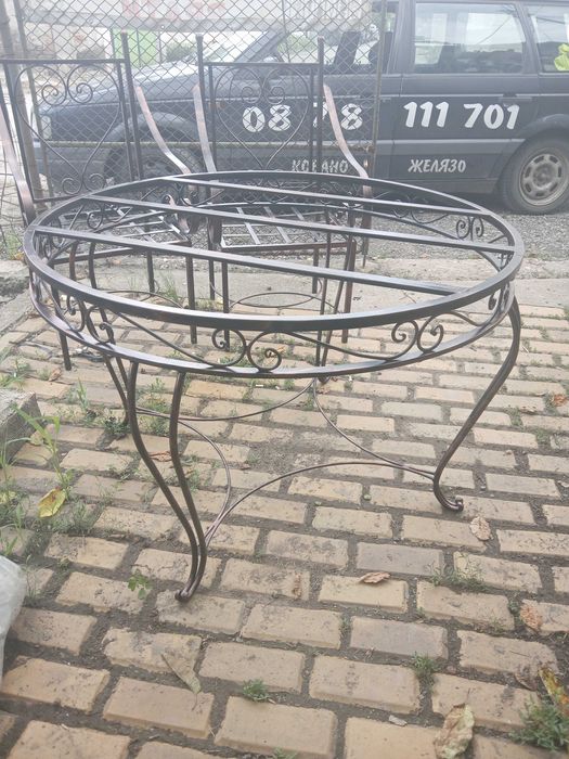 маси , пейки и столове от ковано желязо