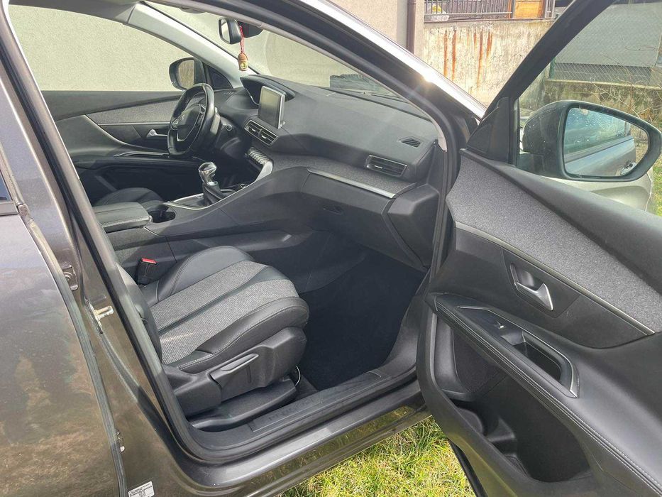 Peugeot 5008 1.2 puretech 130 hp