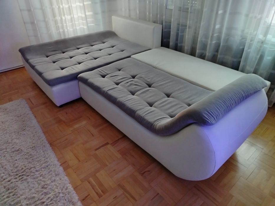 Colțar extensibil gri cu alb