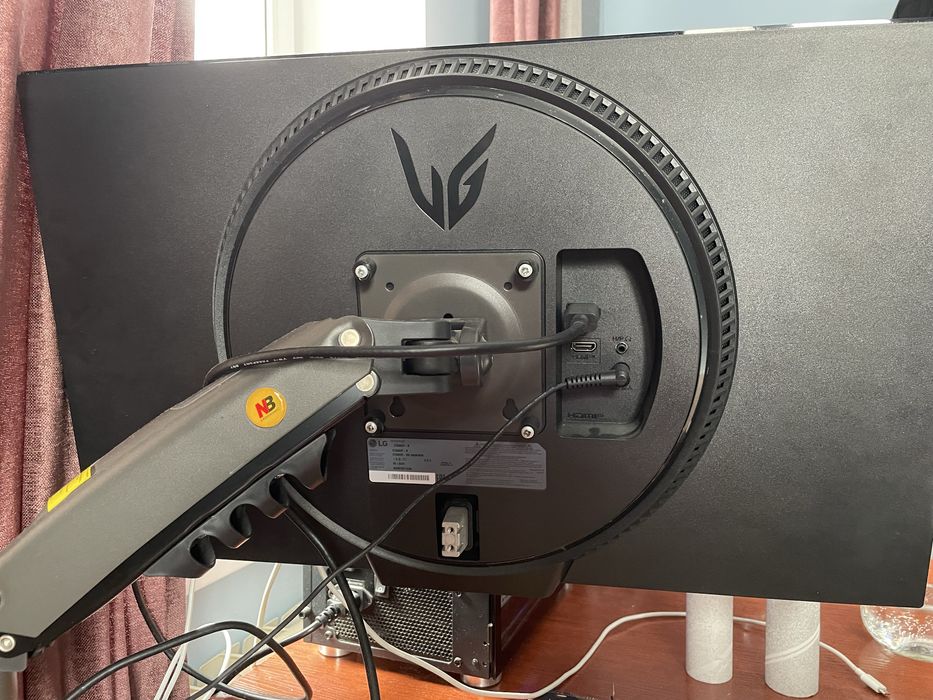 Монитор 27" LG UltraGear 27GS60F-B черный